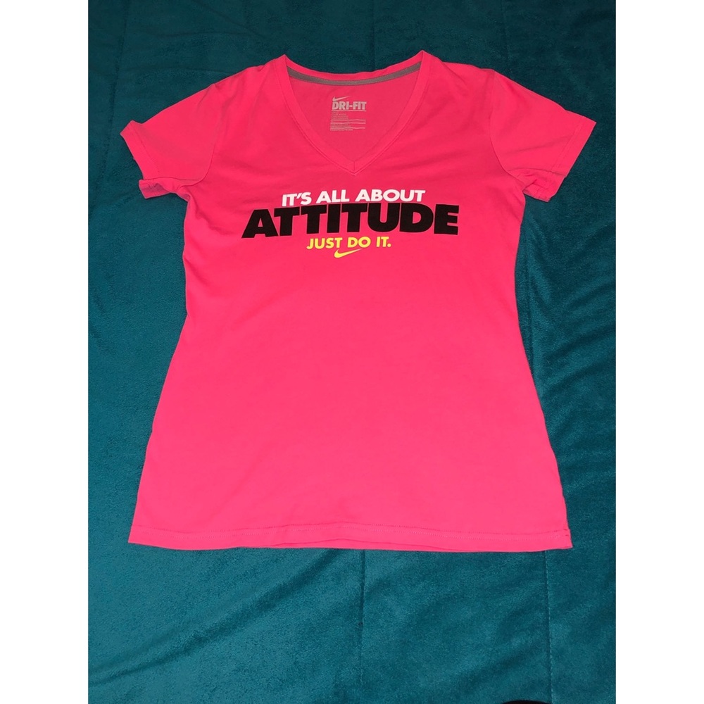 Nike shirt women's size medium